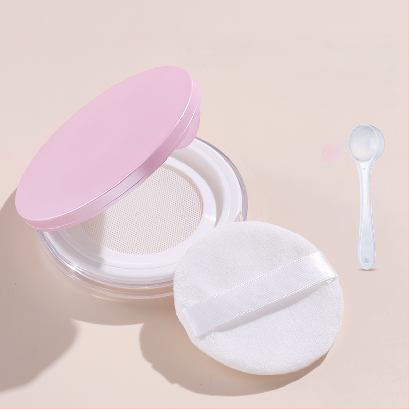 Kompakti dėžutė pipirų milteliams, nepralaidi, su elastine grotele, didelė talpa.