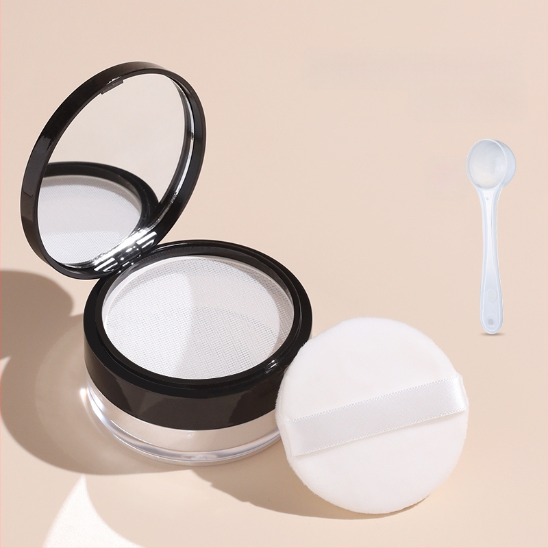 Kompakti dėžutė pipirų milteliams, nepralaidi, su elastine grotele, didelė talpa.