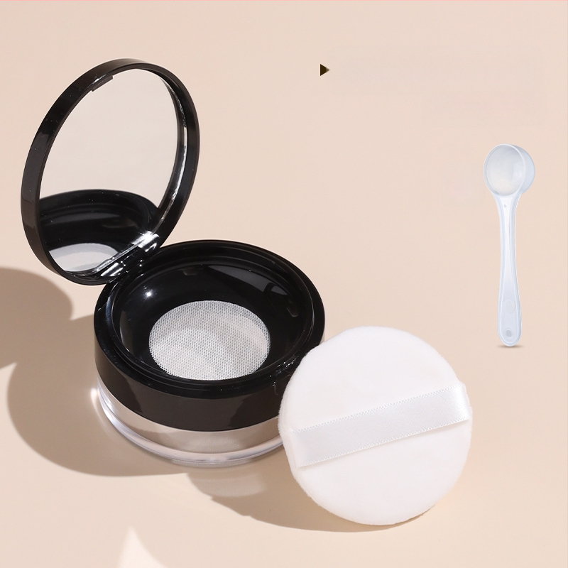 Kompakti dėžutė pipirų milteliams, nepralaidi, su elastine grotele, didelė talpa.