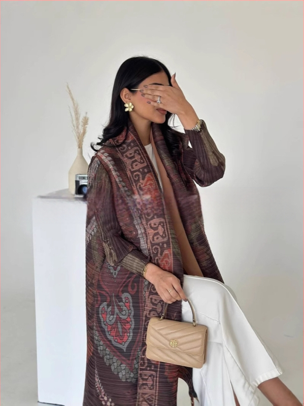 Three Small Houses Moterų klostuotas ilgas chalatas su spauda, tautinis stilius, poliesteris 95%+, presuotas gaminys, pavasaris 2025