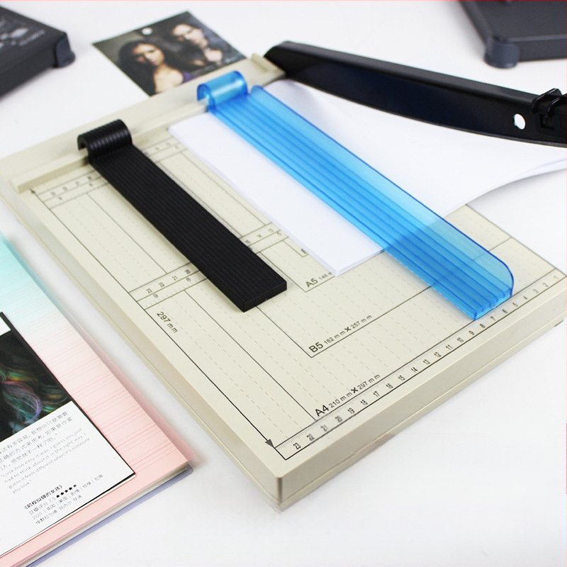 A4-es kézi papírvágó SL-A, műanyag irodai vágóeszköz