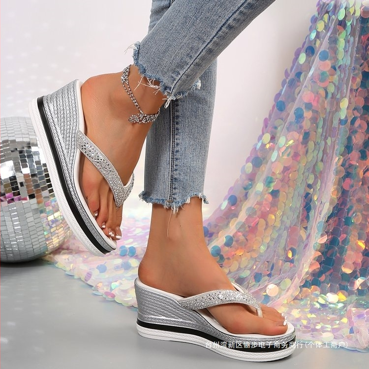 Sandalai su uždaru pirštu, sportinio stiliaus, viršus iš plastiko, kanapė padas, pado storis 0–3 cm