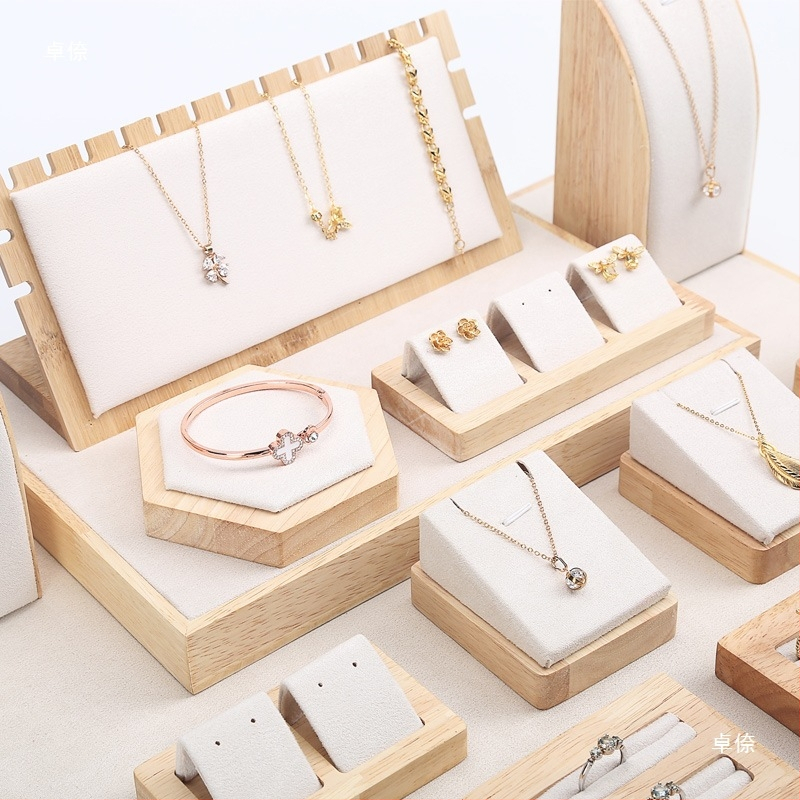 Ékszerkínáló vitrines display gyűrűknek, nyakláncoknak, fülbevalóknak és karkötőknek | Művészi stílus, 2025 tavaszi kiadás, Termékkód Thyj#Sdlznu+lznhyj#H%