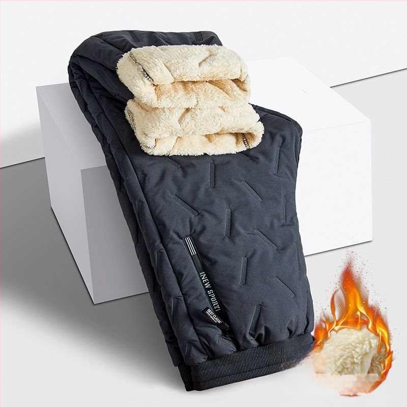 Vīriešu taisnā griezuma bikses, kokvilnas pildījums, mākslīgās ādas audums, pavasaris 2025