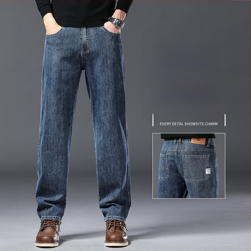 Jeanși pentru bărbați — croială dreaptă, talie medie, amestec bumbac-poliester cu 66,2% bumbac, 32,3% poliester, 1,5% spandex; fermoar, buzunare multiple, pantaloni lungi casual