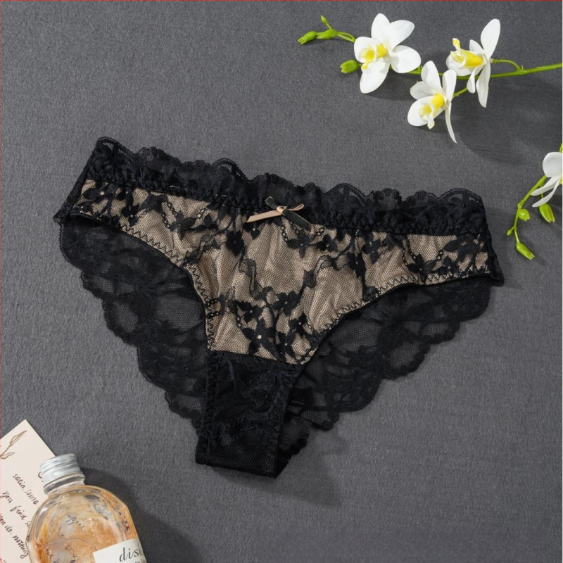 Mežģīņu tīkla apakšveļa ar zemu vidukli, elpojoša; galvenais materiāls: neilons 90–95%, starpseja: kokvilna 100%