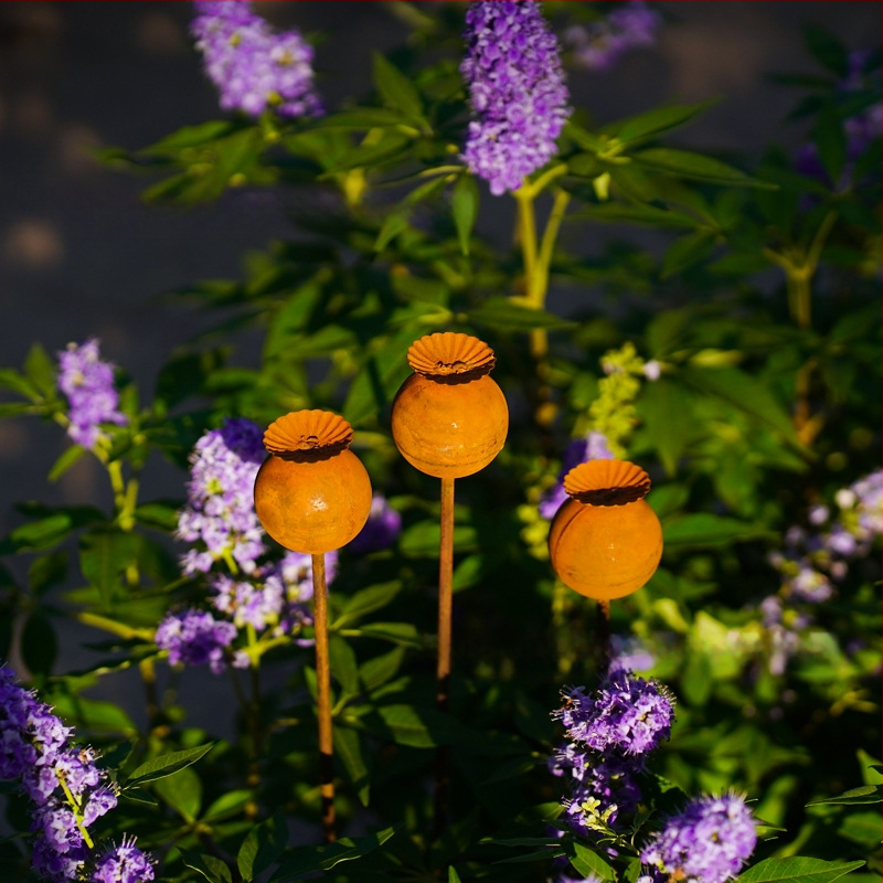 Col decorativ din oțel pentru gazon – artă geometrică metalică, stil minimalist modern