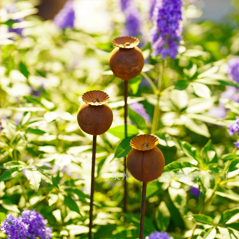 Col decorativ din oțel pentru gazon – artă geometrică metalică, stil minimalist modern