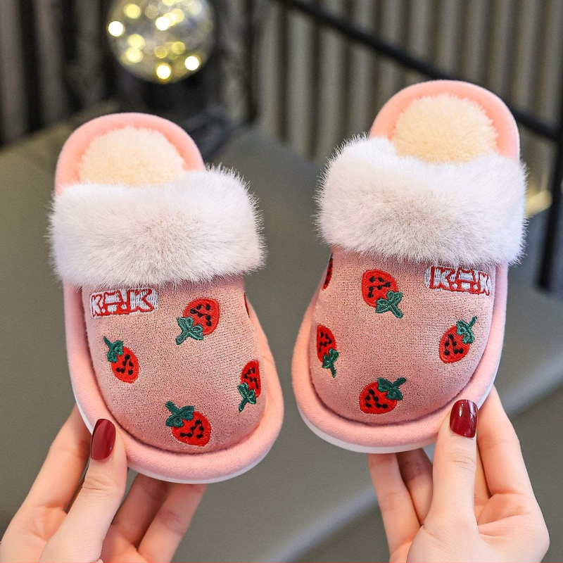 Παιδικές παντόφλες για κορίτσια με σχέδιο φράουλας σε καρτούν, αντιολισθητική σόλα PVC, μαλακές και ελαφριές, για φθινοπωρινή–χειμερινή χρήση στο σπίτι