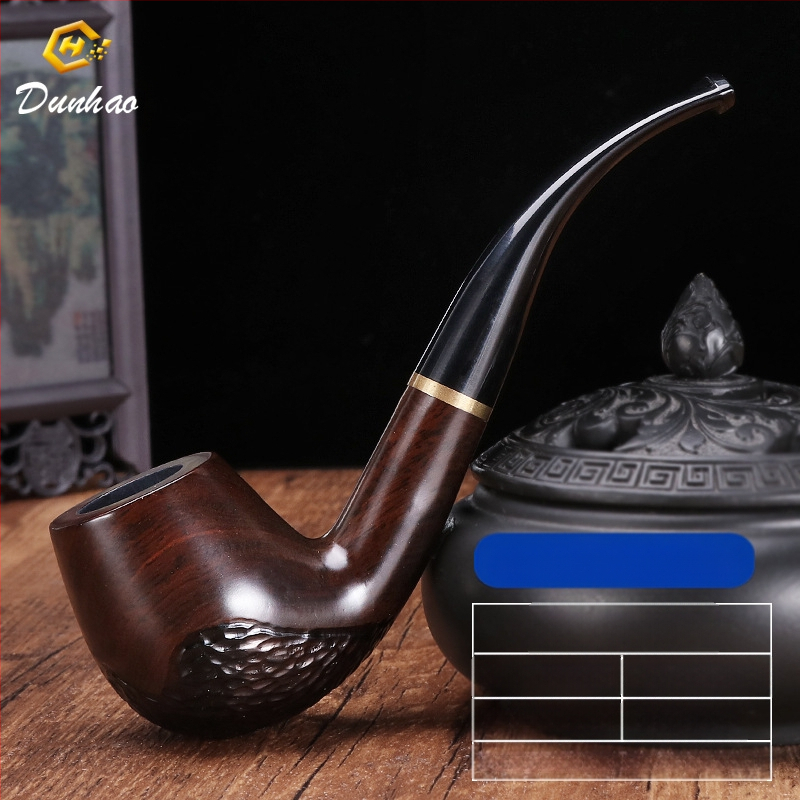 Rokā darināta melnā koka pīpe ar izliektu muti, zīmols Canglan, kods Ebony 508 – koka raksts