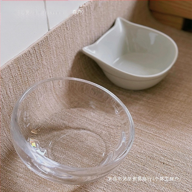 Kačių maisto dubuo — stiklinis, neleidžia lašėti, įlenktas atidarymas, modelis #2235