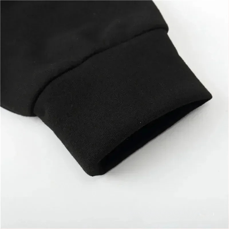 Džemperis su gobtuvu su spauda, stovinti apykaklė, žiemai, poliesteris 81-90% (Stovinti apykaklė; Spauda; Žiema; Poliesteris 81-90%)