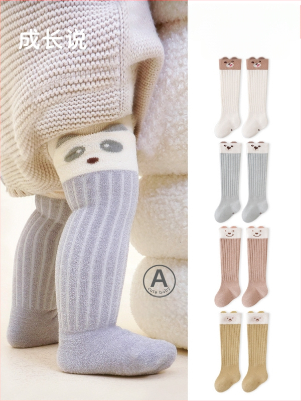 Vaikų kojinės žiemai su fliso viduje, storu šilumos sluoksniu, ilgą vamzdelio dizainu, kvėpuojančios ir prakaitą sugeriančios, karikatūrų raštas