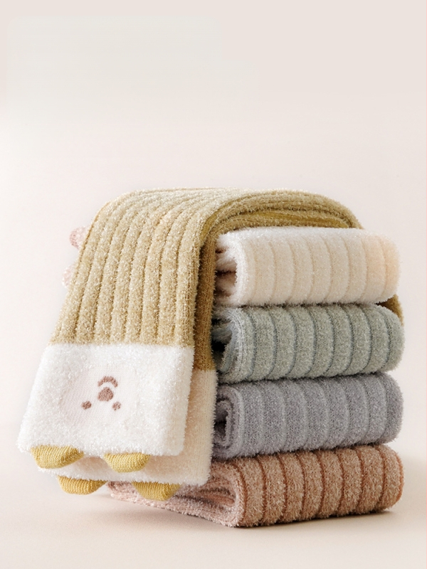 Vaikų kojinės žiemai su fliso viduje, storu šilumos sluoksniu, ilgą vamzdelio dizainu, kvėpuojančios ir prakaitą sugeriančios, karikatūrų raštas