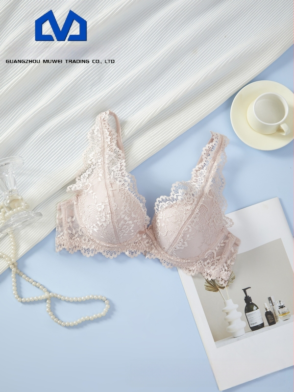 MUWEI Krūšturis ar stienīti un mežģīņu, 3/4 kauss, noņemamas siksniņas, aizmugurējā divu rindu aizdare, push-up, elpojošs atbalsts