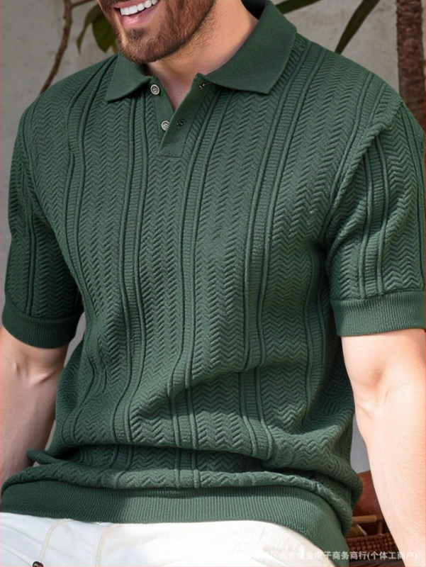 Πουλόβερ σε βρετανικό στυλ, με γιακά τύπου πουκάμισου, μακριά μανίκια, μαλλί 30–35%, χωρίς τσαλάκωμα