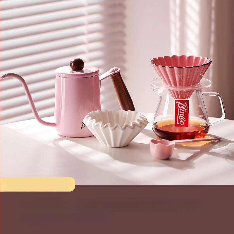 Mājas kafas komplekts — rokas ielejamā kanna, gaišs luksusa retro stilā; Zīmols bincoo, Preces kods GYKF0515, Personalizēts logotips: Jā.