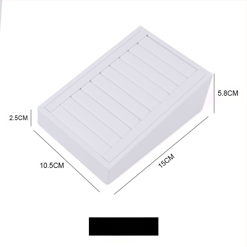 Gyűrűk és fülbevalók kiállító tálca textúrált bőrrel – Elegáns ékszerkiállító állvány, művészi stílus, 2025 tavasz