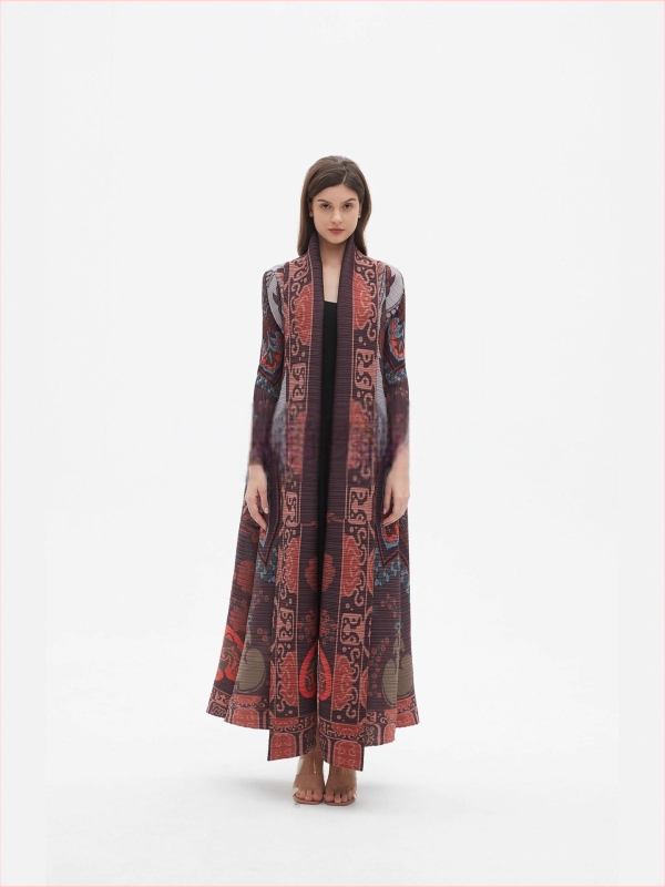 Sievietes garā abaja ar ziedu izšuvumu, crinkle tekstūra, poliesteris, garas piedurknes