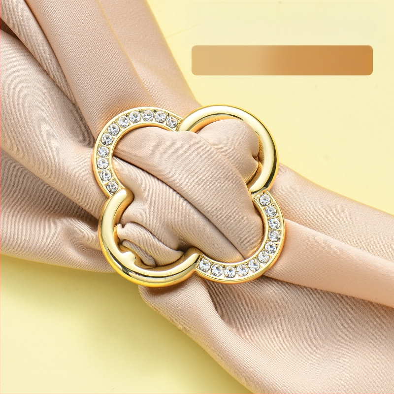 Segė su mazgu kampu, keturių lapų dobilo žiedas daugiafunkciam naudojimui, šilko šalikui sagtis (Pavasaris 2025)