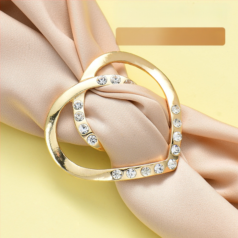 Segė su mazgu kampu, keturių lapų dobilo žiedas daugiafunkciam naudojimui, šilko šalikui sagtis (Pavasaris 2025)