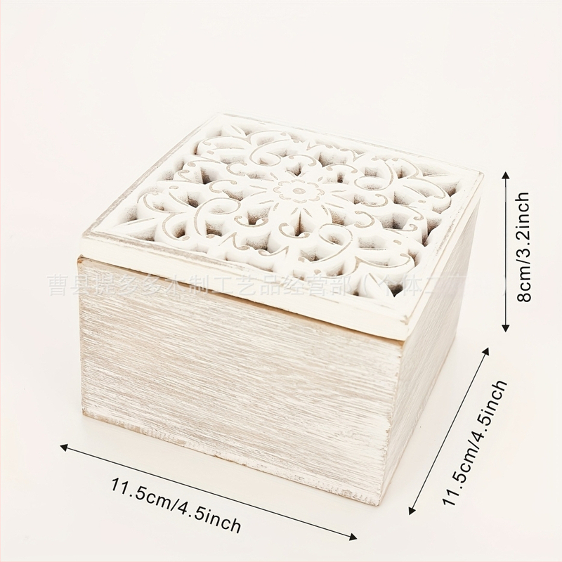 Dekoratyvinė medinė stalų laikymo dėžutė su raižiniais, skirta stalų organizavimui