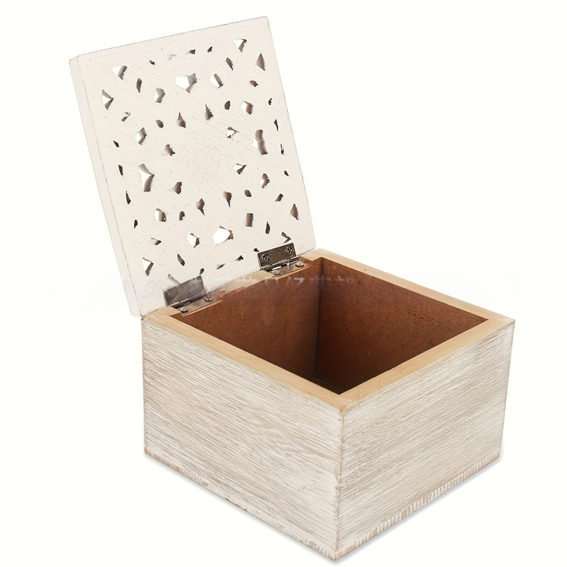 Dekoratyvinė medinė stalų laikymo dėžutė su raižiniais, skirta stalų organizavimui