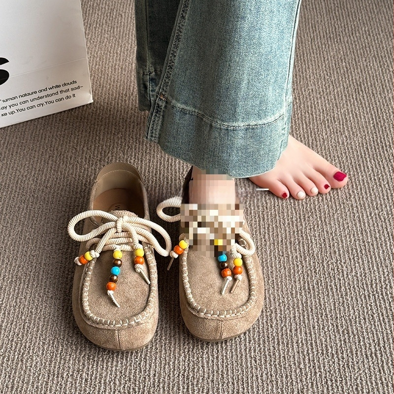 Sieviešu kurpes ar šņorēm stilā brogue, apaļa purngale, nubuk/velūra augšdaļa, 3–6 cm vidēja augstuma papēdis, gumijas zole