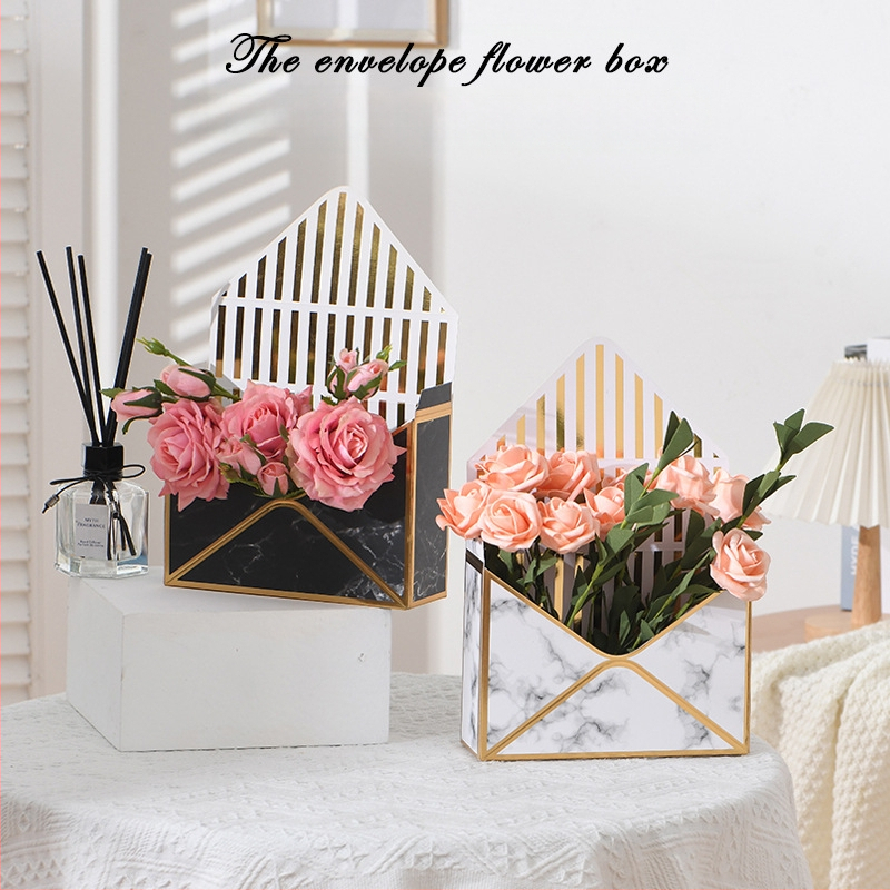 Kutija za cvijeće u obliku omotnice, ručna izrada, model hot stamping envelope flower box, od bijelog kartona 600 g, pakiranje 12 komada, brenda Qianxi packaging.
