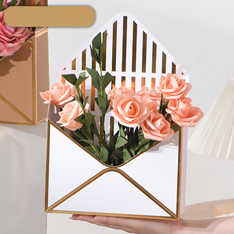 Kutija za cvijeće u obliku omotnice, ručna izrada, model hot stamping envelope flower box, od bijelog kartona 600 g, pakiranje 12 komada, brenda Qianxi packaging.