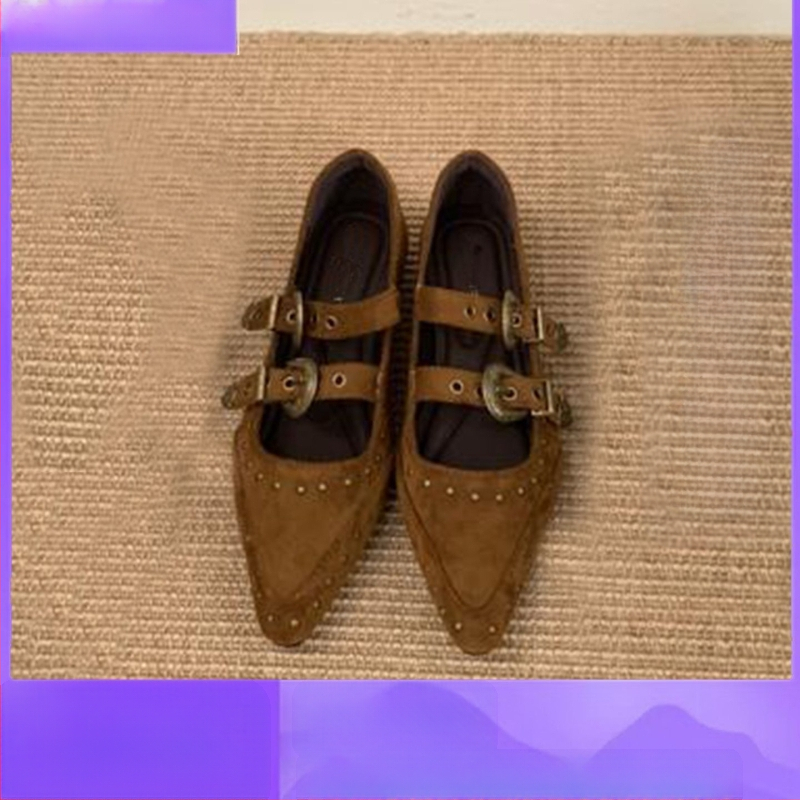 Ženske cipele s oštrim nosom i skrivenim podizanjem visine, PU gornji dio, PU uložak, Slip-On, nizak mačji pet (PU gornji; PU uložak; Slip-On; niski pet; srednje otvaranje)