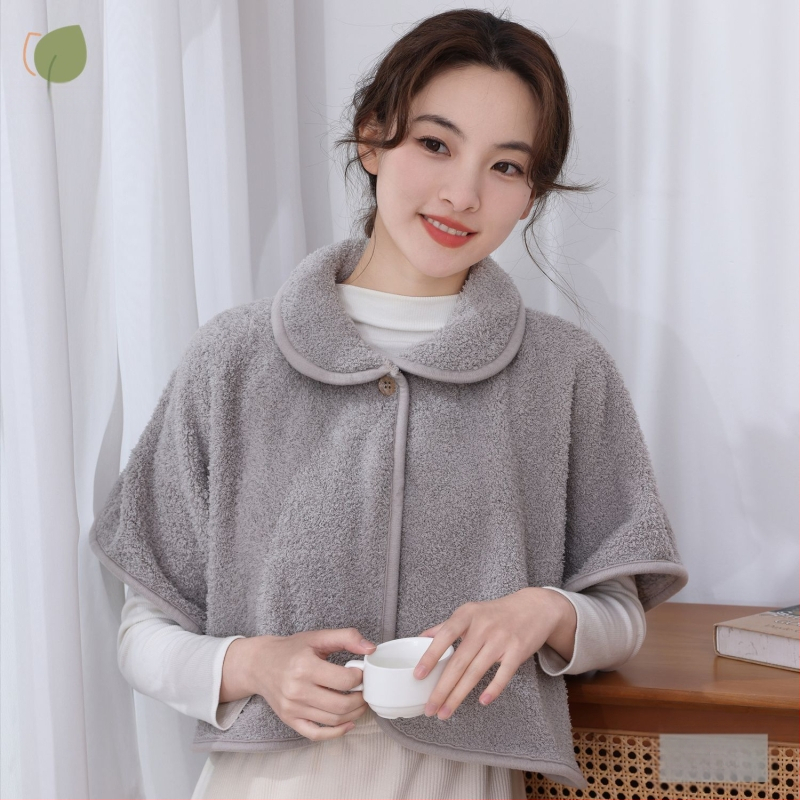 Šalles-pelerīna no jēra vilnas rudens–ziemas siltumam, vienkrāsains raksts, warp adīts audums, saglabā siltumu