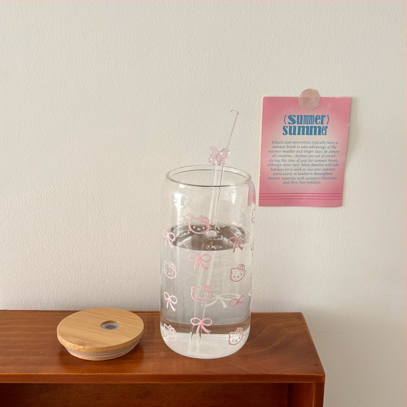 Čaša od visokokvalitetnog borosilikatnog stakla, cilindričnog oblika, s slamkom i poklopcem, ledeni uzorak, prijenosna.