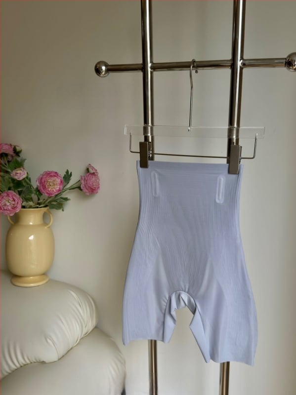 Шейпър боксерки с висока талия, дишаща нейлонова материя, контрол на корема, повдигане на ханша, без видими следи