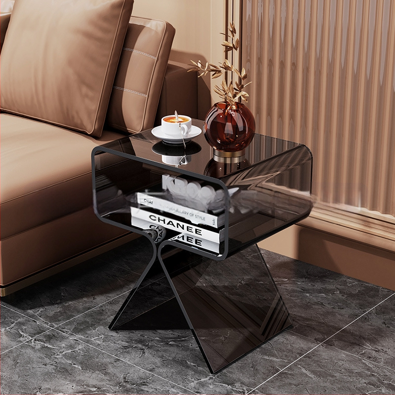 Minimālistisks caurspīdīgs akrila sānu galdiņš, divu līmeņu, uz grīdas, viesistabai un guļamistabai