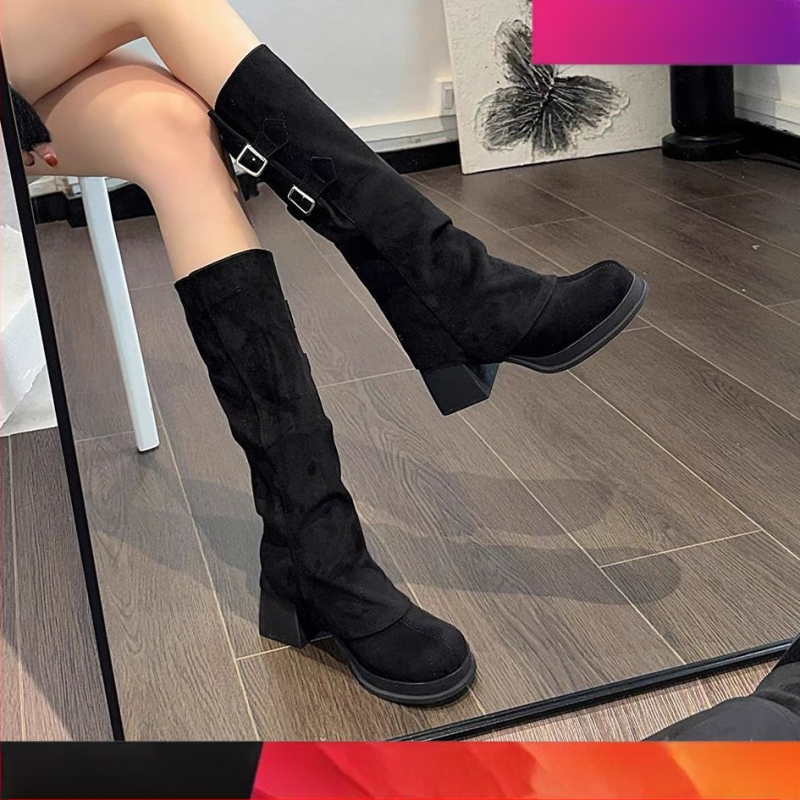 Ženske Martin čizme – visok vrat, velur gornji dio, kožna kopča, zaobljeni vrh, srednji blok potpetice, slip-on