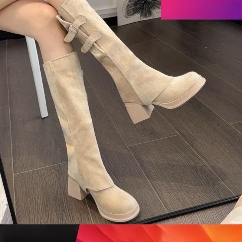 Ženske Martin čizme – visok vrat, velur gornji dio, kožna kopča, zaobljeni vrh, srednji blok potpetice, slip-on