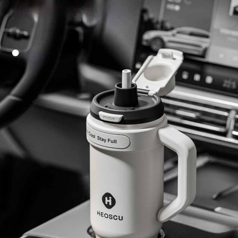 Universāla dzērienu krūze ar salmiņu, tējas sietu un ledus krūzes dizainu pieaugušajiem