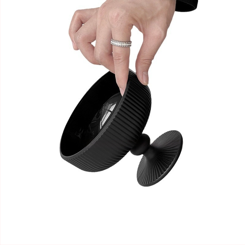 Staklena čašica za desert, za jogurt i sladoled, okrugla, jednodjelna, ručno izduvana.