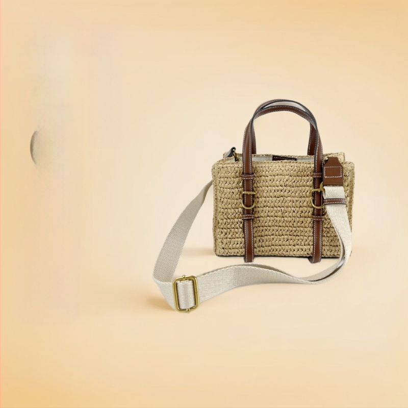 Heinast kootud crossbody kott, ämbri stiilis, horisontaalne ristkülikukujuline kuju, magnetlukustus, polüestervooder