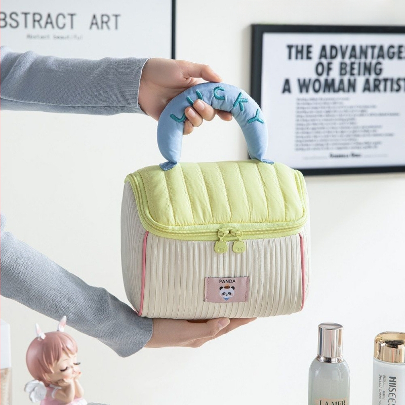 Kosmetikakott Cute House disainiga tüdrukutele, reisile sobiv, suur maht; materjal: Muu; bränd: Muu; funktsioon: Muu; sugu: Naine; igapäevane kasutamine