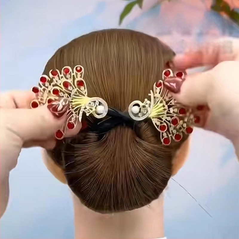 Veluurist juukseklips, twist clip, tootekood B10267, kevad 2025, pastoraalne stiil.