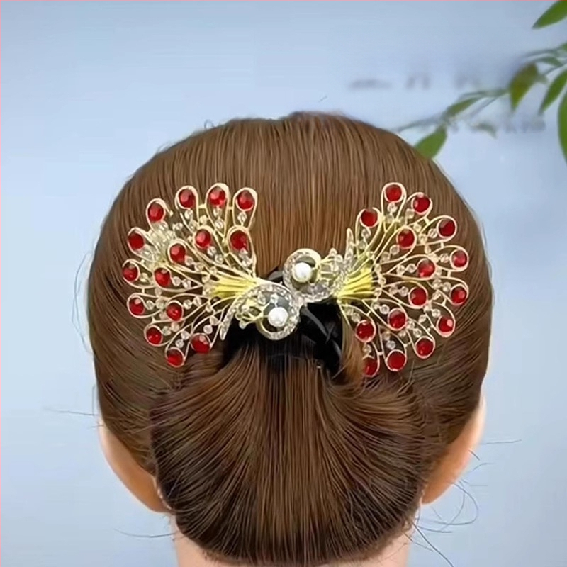 Veluurist juukseklips, twist clip, tootekood B10267, kevad 2025, pastoraalne stiil.