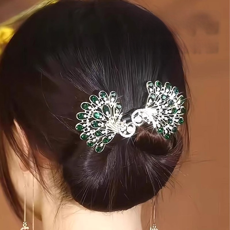 Veluurist juukseklips, twist clip, tootekood B10267, kevad 2025, pastoraalne stiil.