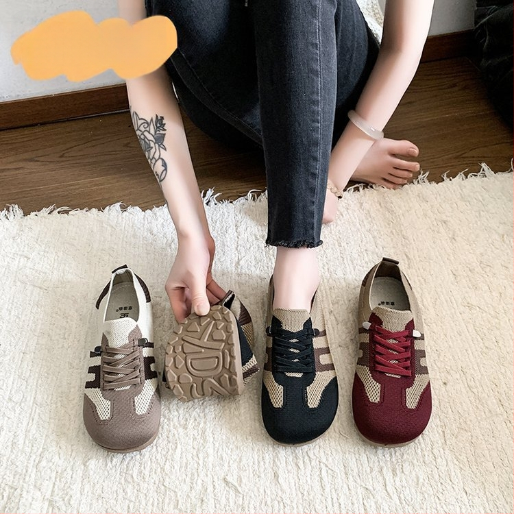 Naiste jooksujalatsid – kerged, hingavad, löögisummutavad ja libisemiskindla kummitaldaga; PU ülemine, ümmargune varba, madal lõpp, ees pitsiga kinnitusega.