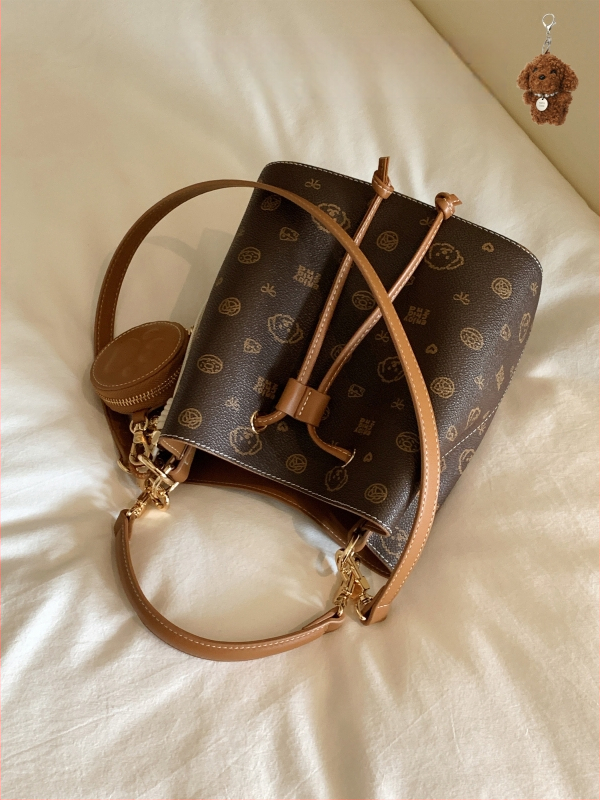 Vedrová taška s tromi popruhmi, unisex, vyšívaný materiál, vnútorné zipsové vrecko