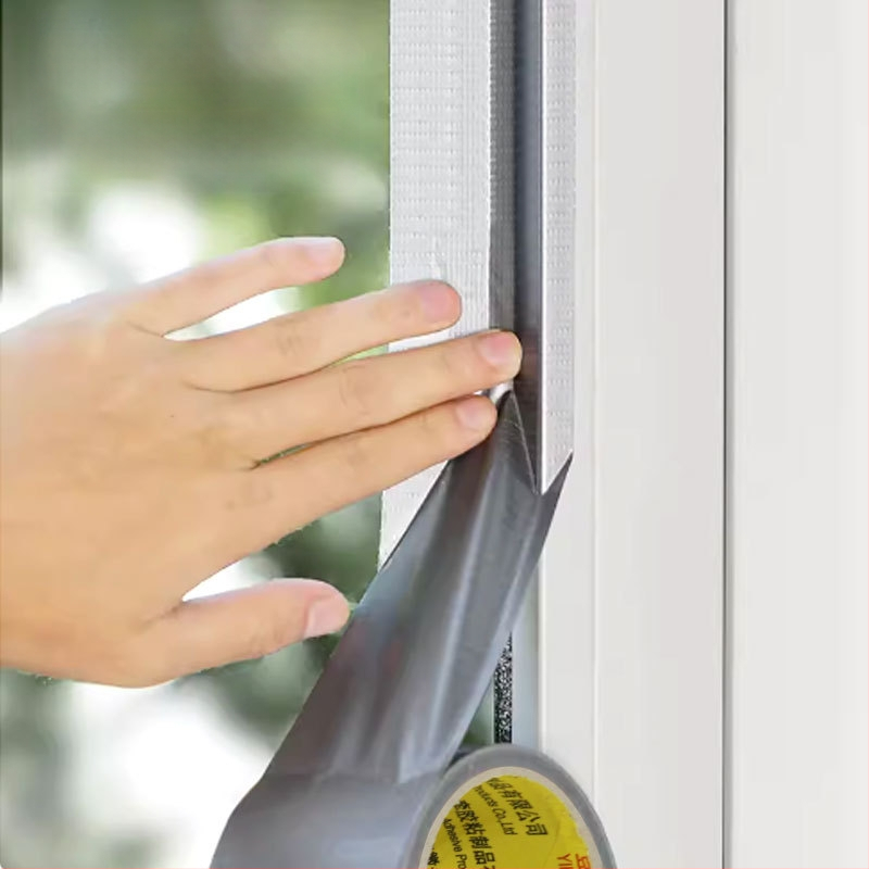 Vetruodolná páska na dvere a okná – PET materiál, šírka 5 cm, dĺžka 5-50 m, lepidlo na báze gumy, vysoká viskozita