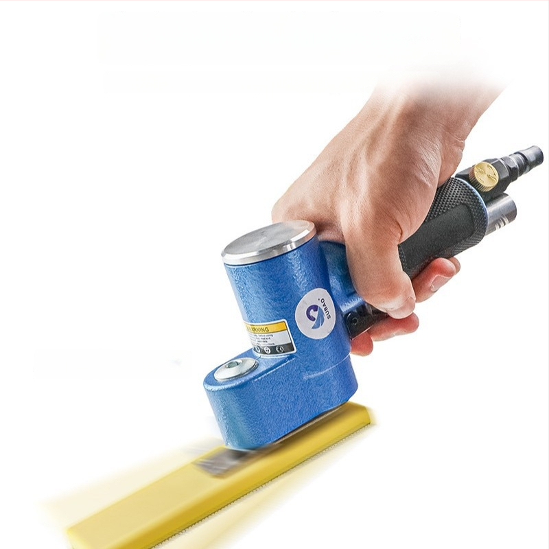 Cheetah Excentrická brúska na brúsenie a leštenie kovov (Značka: Cheetah; Kategória: Excentrická brúška; Aplikácia: Brúsenie a leštenie kovov)