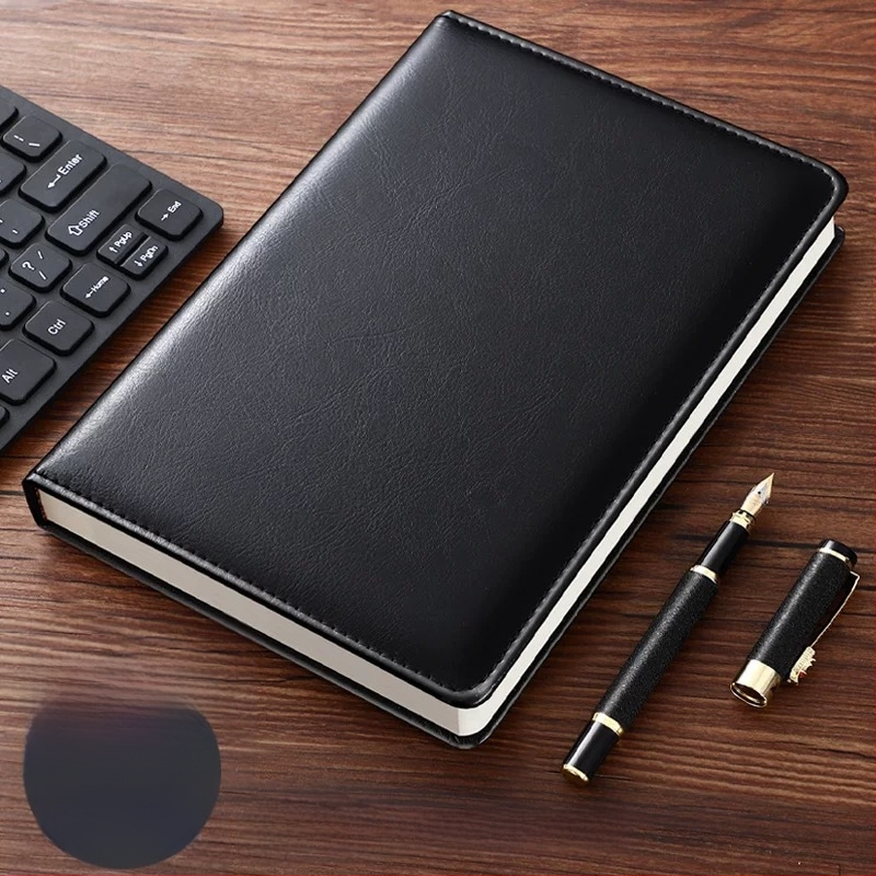 Zápisník Emma the bunny, PU obal, viazanie niťou, Dowling papier 80 g, biznis kancelársky štýl