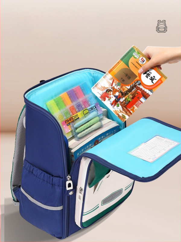 Unisex mokyklinė kuprinė 1–6 klasei, kvėpuojanti, itin lengva, išplėčiama, mažinanti apkrovą, atšvaitiniai elementai nakties saugumui; medžiaga: Oxford audinys; pamušalas: poliesteris; ergonomiška nugaros plokštė